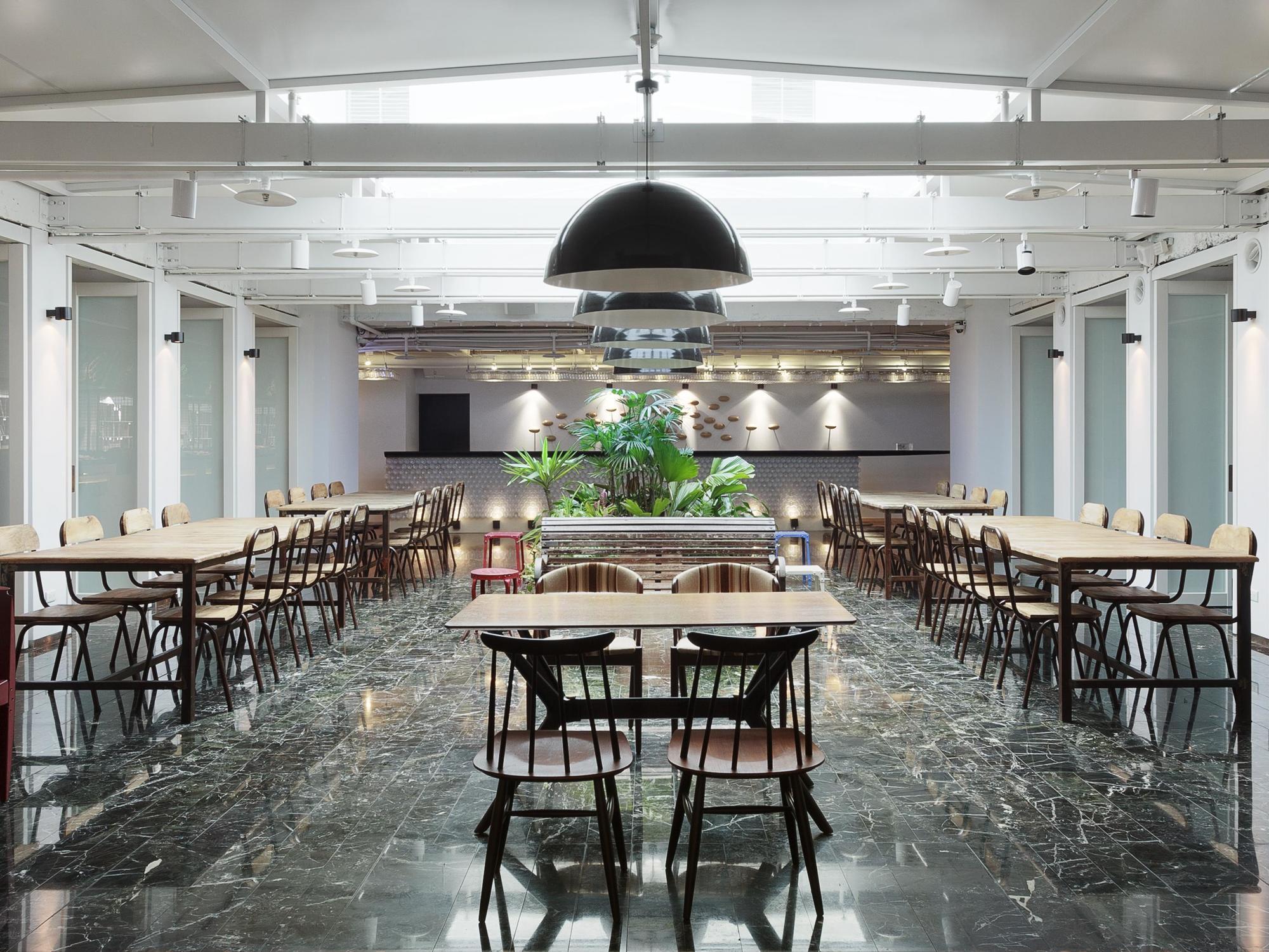 Amba Taipei Ximending Hotel Exterior photo