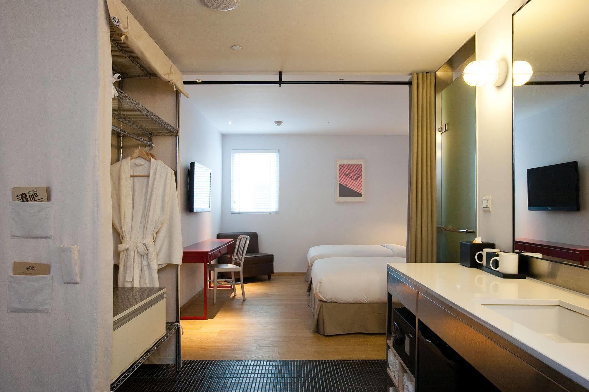 Amba Taipei Ximending Hotel Exterior photo